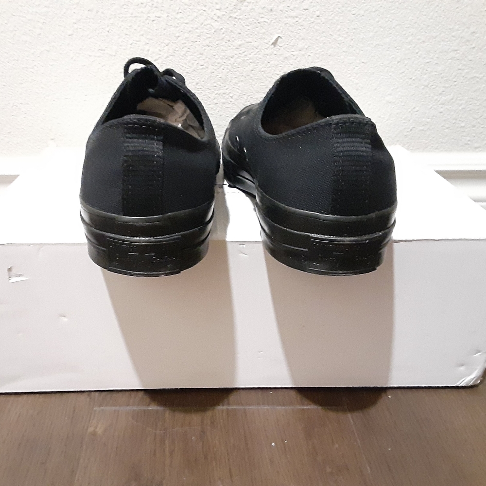 Converse - Picture 2 of 4
